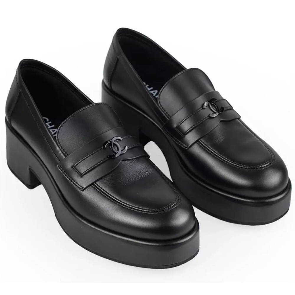 CHANEL REV Black Loafers